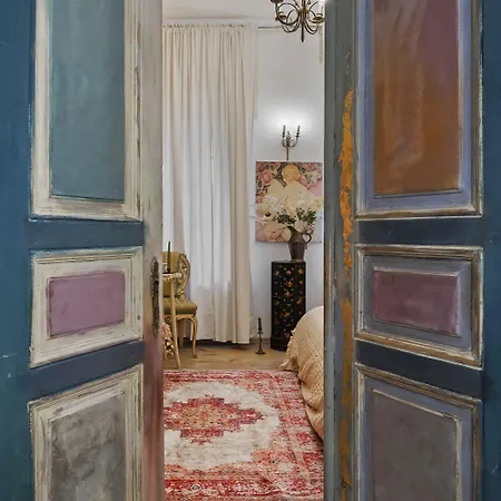 In A Writer's 19th Century Calea Victoriei