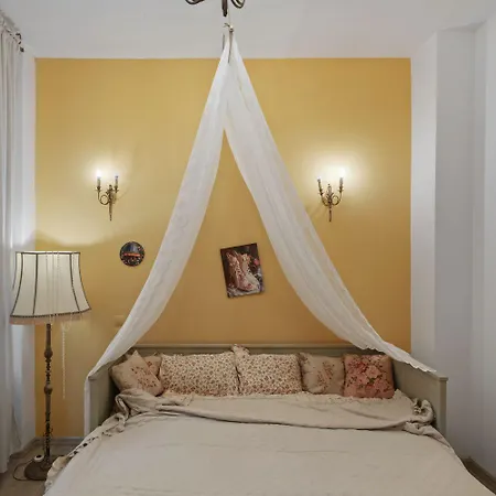 Creative Retreat And Artist Haven Bohemian On Calea Victoriei *