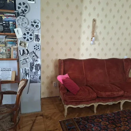 Creative Retreat And Artist Haven Bohemian On Calea Victoriei * Boekarest