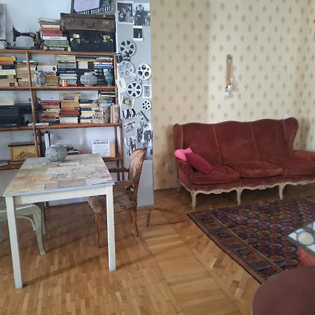 Villa Creative Retreat And Artist Haven Bohemian On Calea Victoriei