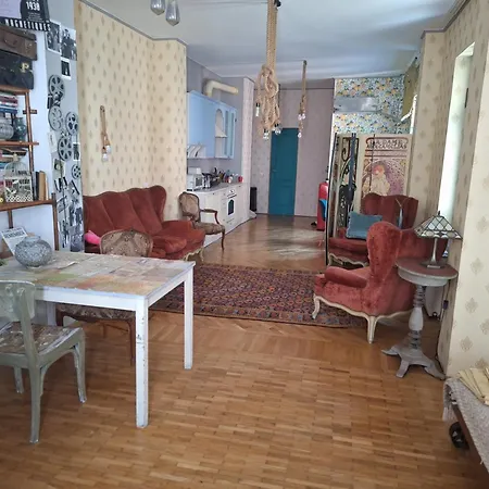 Creative Retreat And Artist Haven Bohemian On Calea Victoriei *