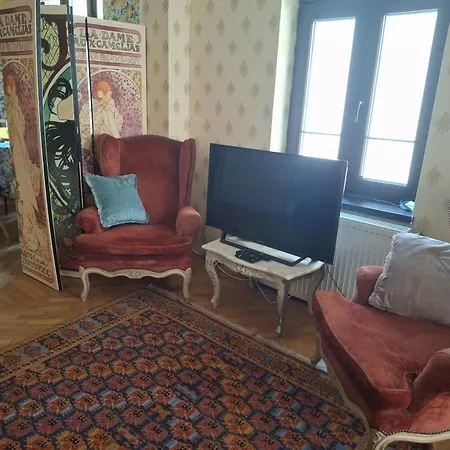 Creative Retreat And Artist Haven Bohemian On Calea Victoriei Boekarest