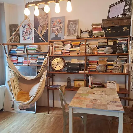 Creative Retreat And Artist Haven Bohemian On Calea Victoriei Boekarest