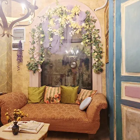 Villa In A Writer's 19th Century Calea Victoriei Bucharest
