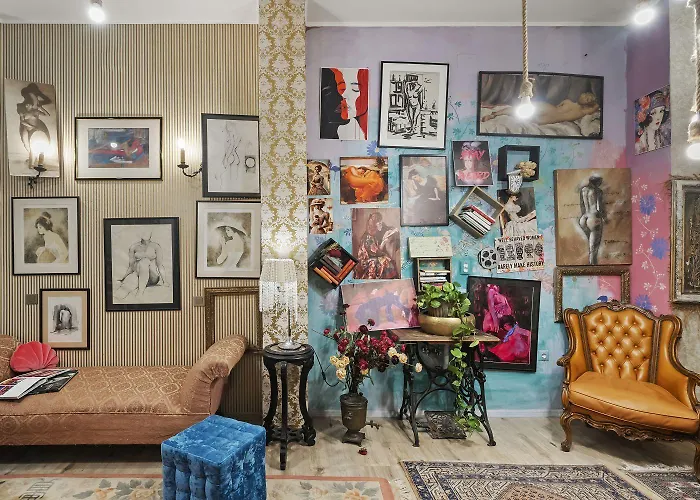 Villa Creative Retreat And Artist Haven Bohemian On Calea Victoriei *